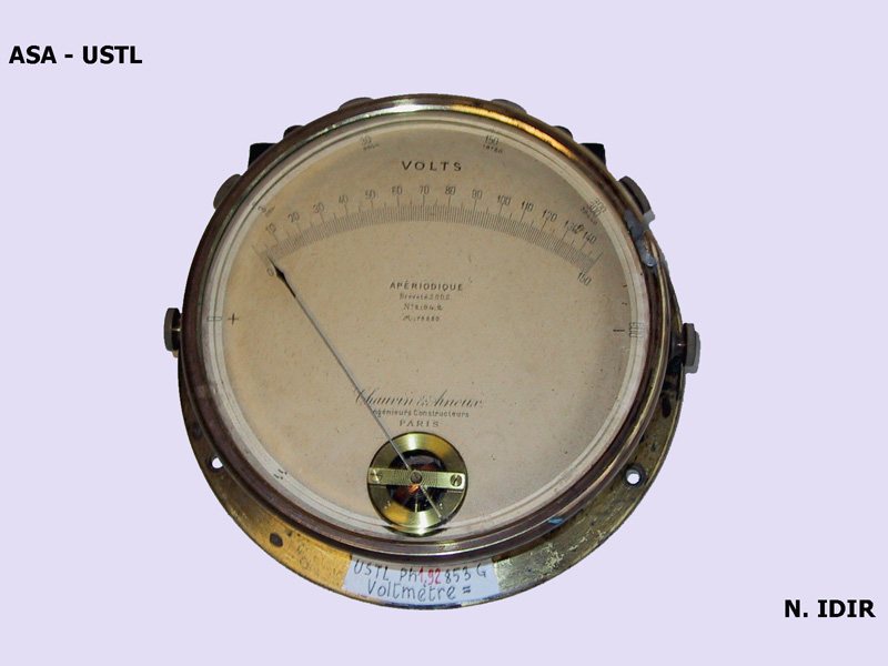 Voltmètre à calibres multiples_1