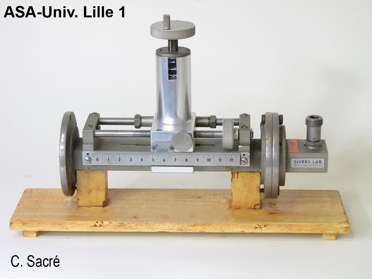 Transition guide-coaxial en bande C_1