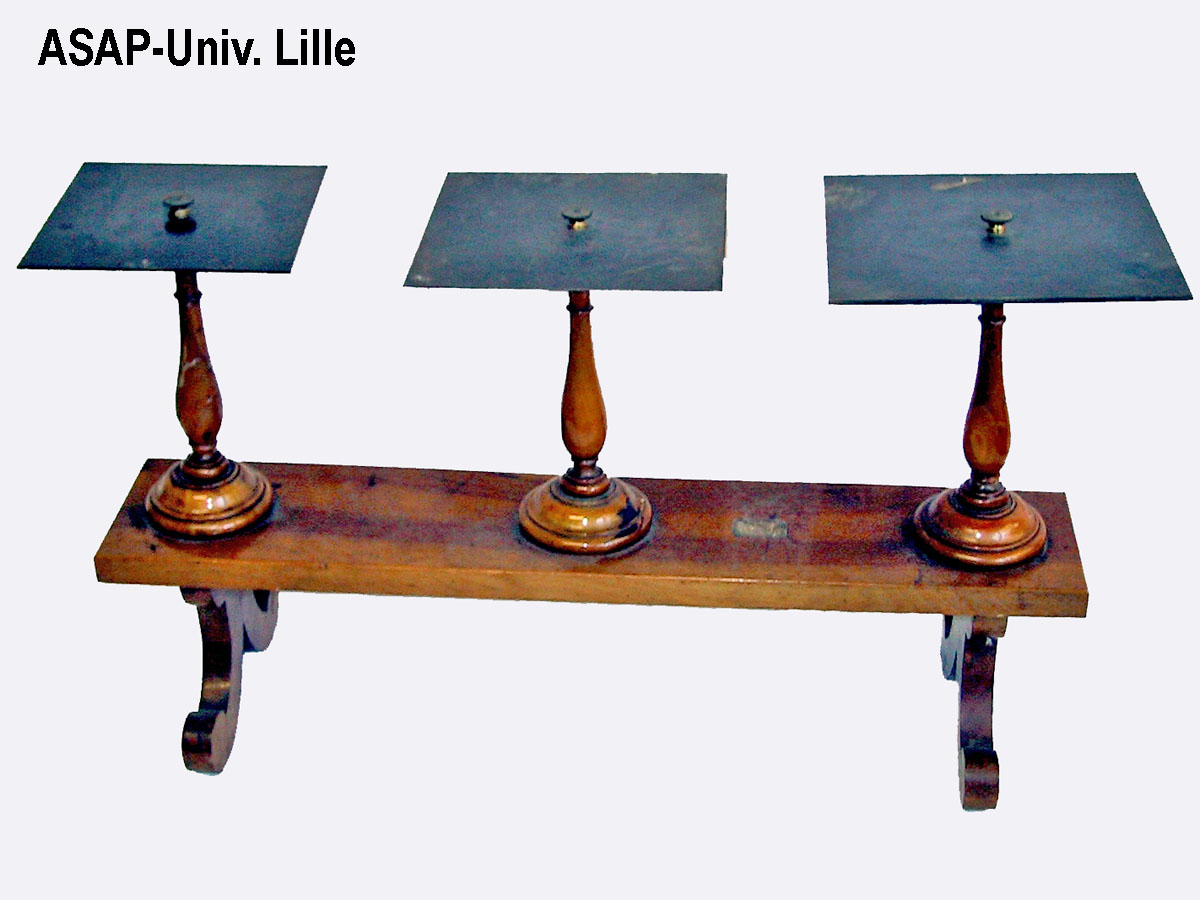 banc_3_plaques