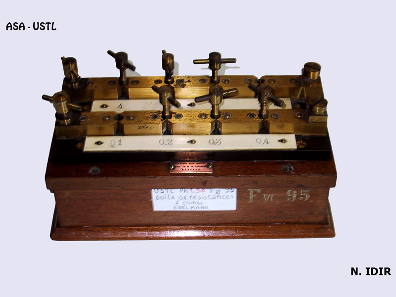 Boîte de résistances à fiches 1_1