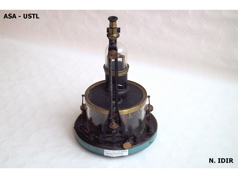 Galvanomètre à lunette de visée_1