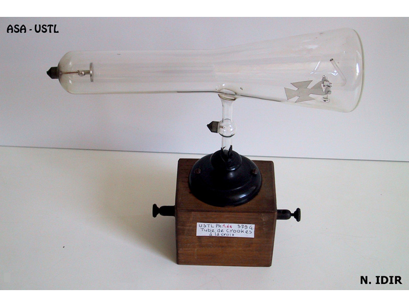 Tube de Crookes à la croix_1
