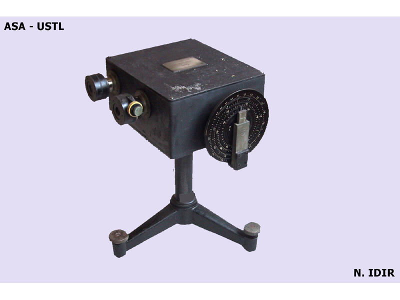 Monochromateur pour ultra-violet_1