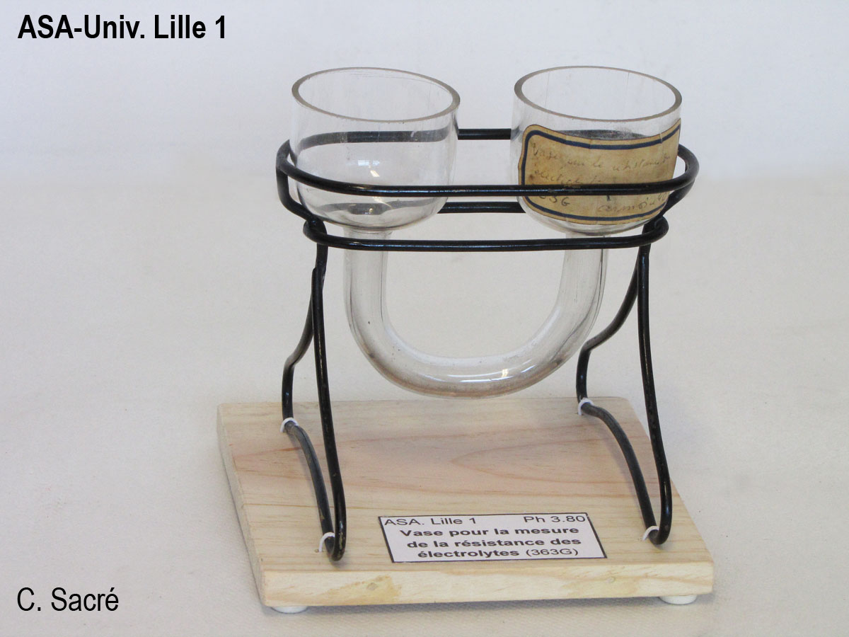 Vase pour mesurer la résistance des électrolytes_1
