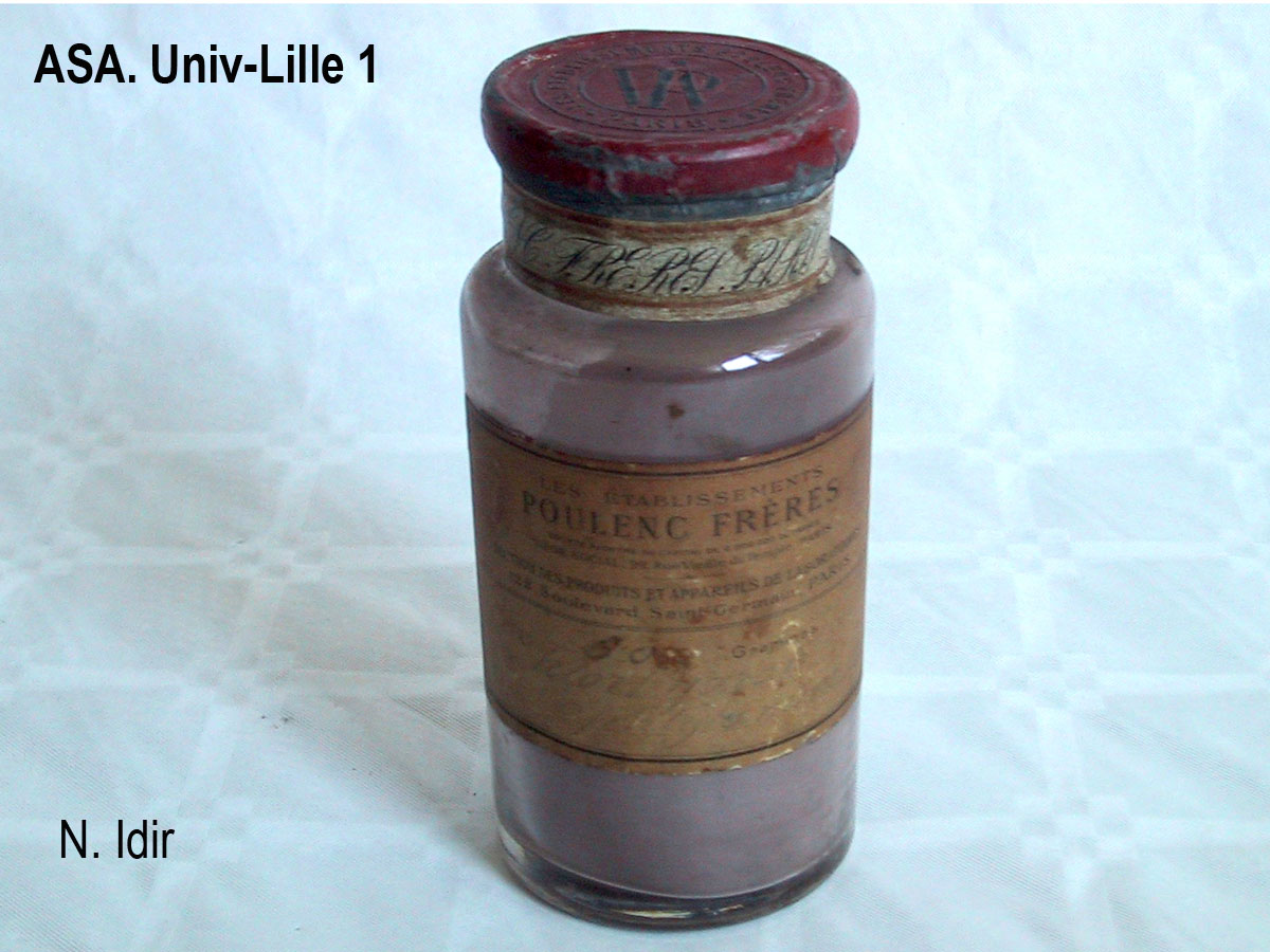 Flacon de chlorhydrate de naphtylamine_1