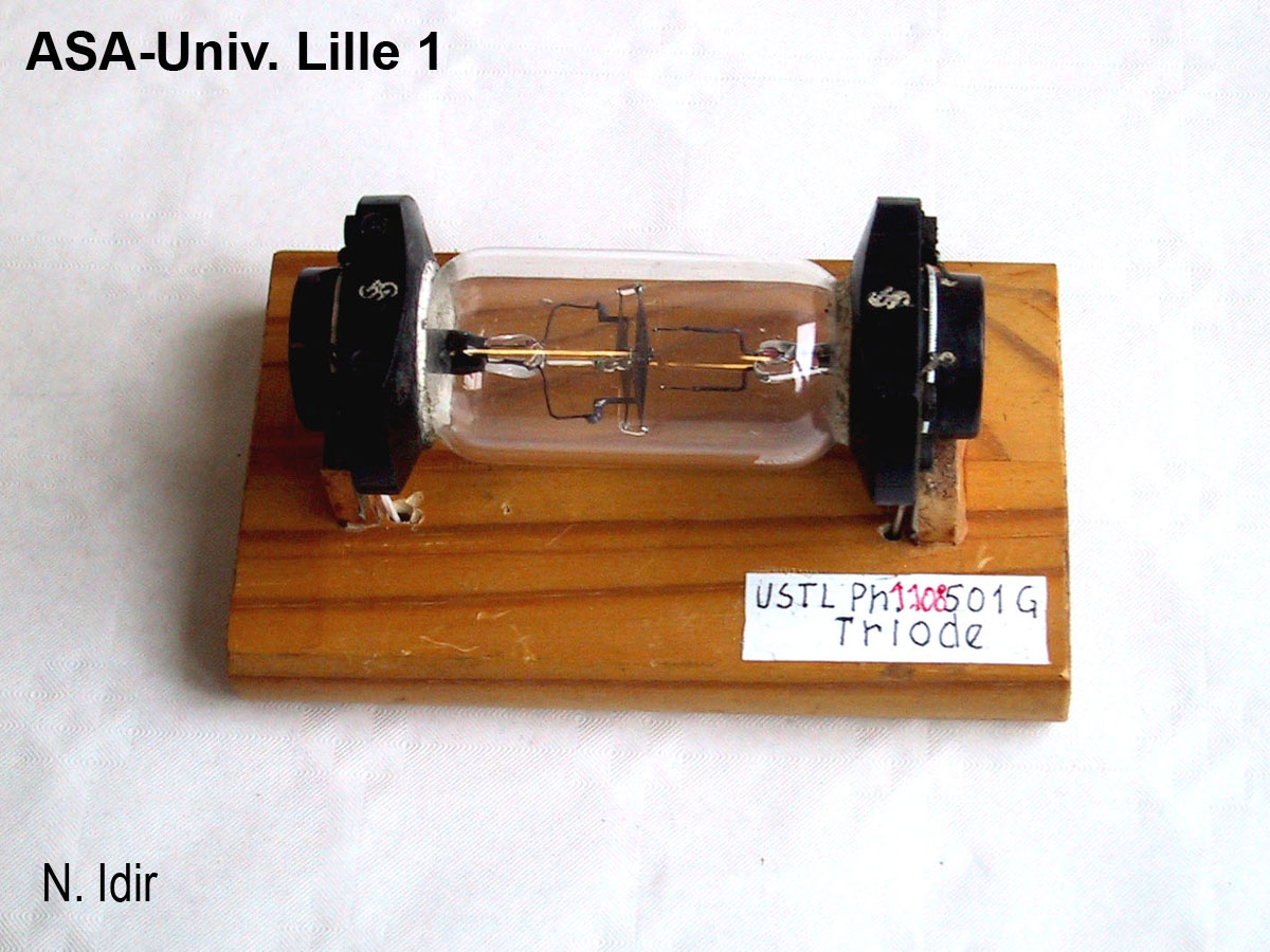 Lampe à trois électrodes_1