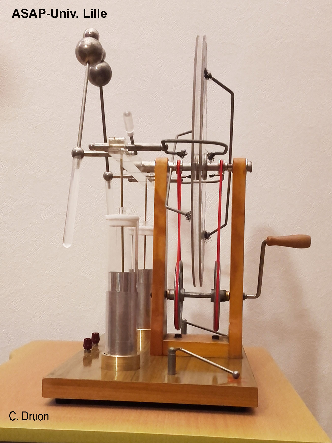 machine_de_wimshurst_de_cote