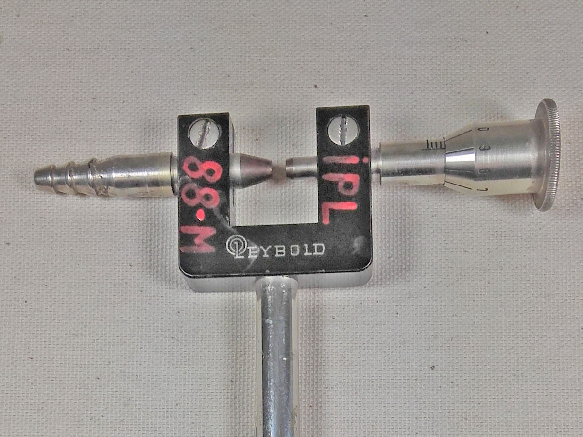 sifflet_de_galton-zoom