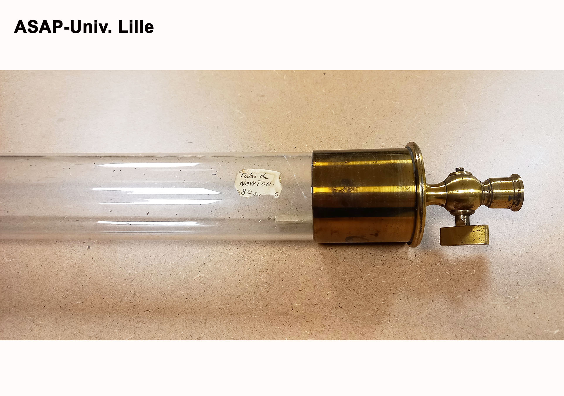 tube_de_newton_8c-etiquette-2