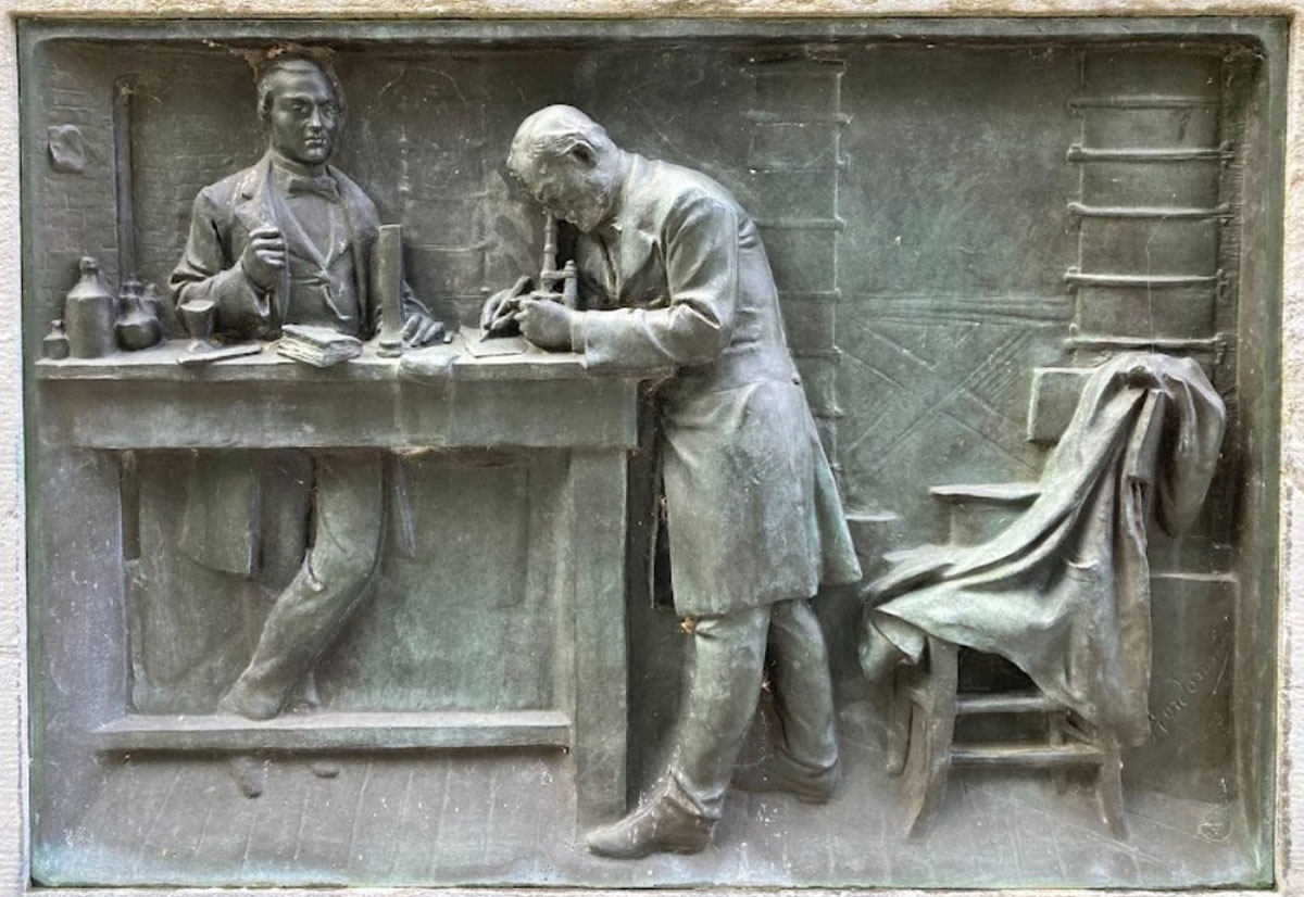 pasteur_au_microscope