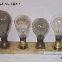 2.4. 2 Lampes à filament de carbone